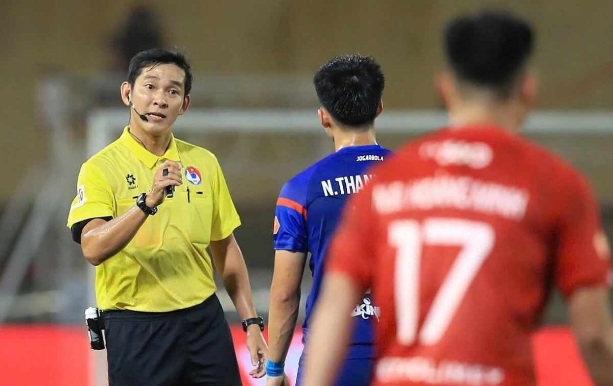 SC88 Việt Nam: Trọng tài V-League bị treo còi sau sai lầm nghiêm trọng dù có VAR - hình ảnh - sc88x.vip SC88 Việt Nam: Trọng tài V-League bị treo còi sau sai lầm nghiêm trọng dù có VAR - hình ảnh - sc88x.vip