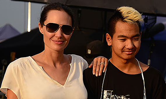 Maddox chính thức xin đổi họ Brad Pitt sang họ mẹ Angelina Jolie - hình ảnh - sc88x.vip Maddox chính thức xin đổi họ Brad Pitt sang họ mẹ Angelina Jolie - hình ảnh - sc88x.vip