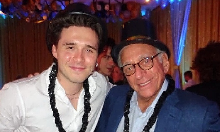 Brooklyn Beckham chúc sinh nhật bố vợ giữa tin đồn bất hòa gia đình - hình ảnh - sc88x.vip Brooklyn Beckham chúc sinh nhật bố vợ giữa tin đồn bất hòa gia đình - hình ảnh - sc88x.vip