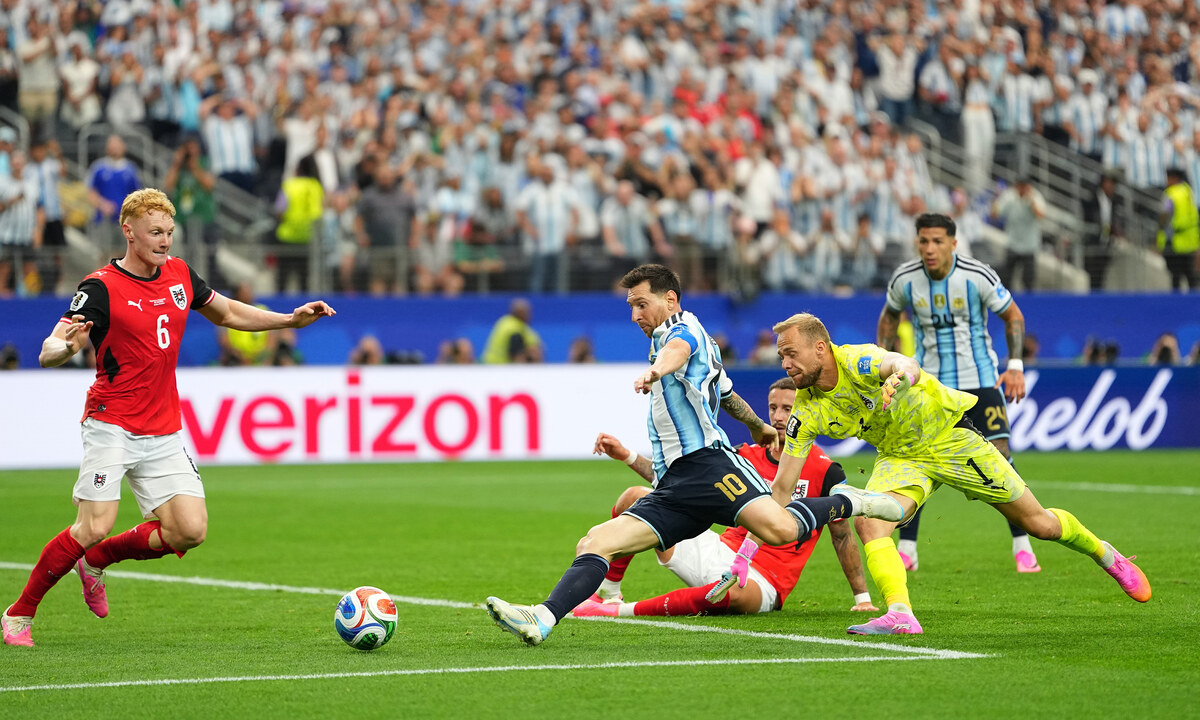 Messi không được điểm tuyệt đối dù lập cú đúp vào lưới Áo - hình ảnh - sc88x.vip