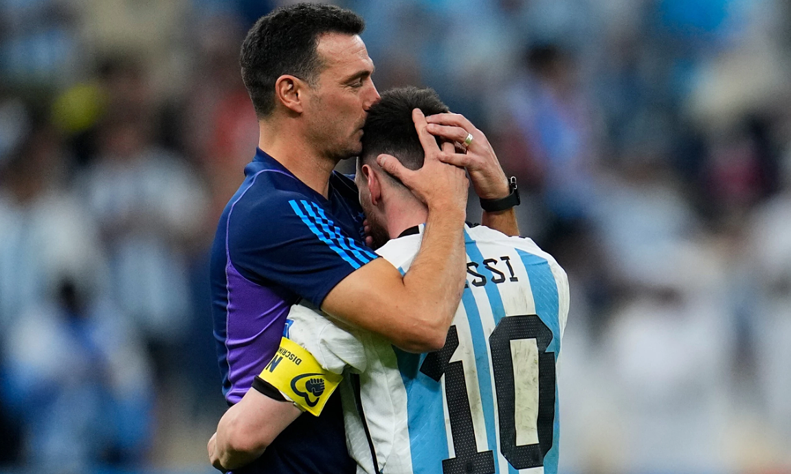 HLV Scaloni: ‘Trước khi ra quyết định, tôi luôn tham khảo Messi’ - hình ảnh - sc88x.vip
