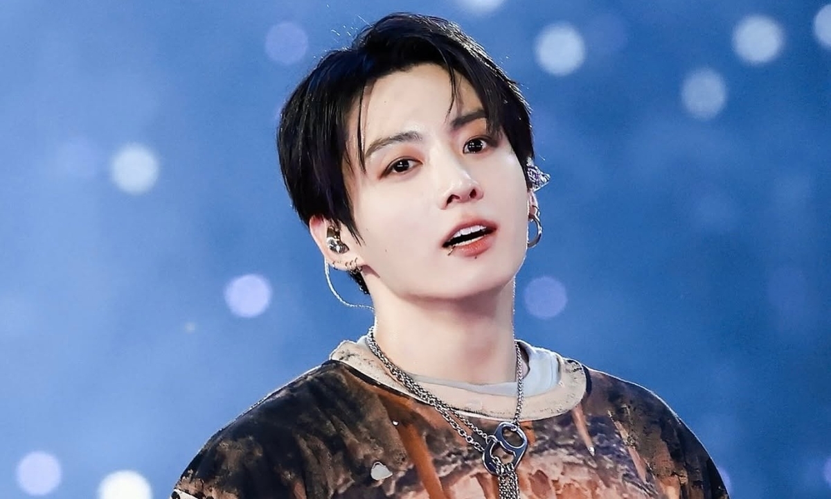 Jungkook BTS diện jeans rách của nhà thiết kế Việt: Dấu ấn thời trang quốc tế - hình ảnh - sc88x.vip Jungkook BTS diện jeans rách của nhà thiết kế Việt: Dấu ấn thời trang quốc tế - hình ảnh - sc88x.vip