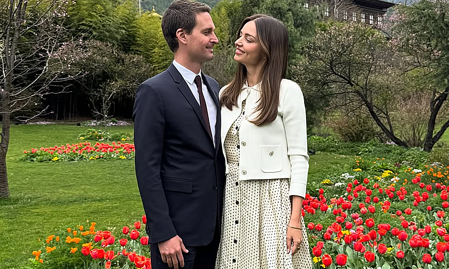 Vợ chồng Miranda Kerr và hành động từ thiện chấn động: Xóa nợ y tế 550 triệu USD - hình ảnh - sc88x.vip Vợ chồng Miranda Kerr và hành động từ thiện chấn động: Xóa nợ y tế 550 triệu USD - hình ảnh - sc88x.vip