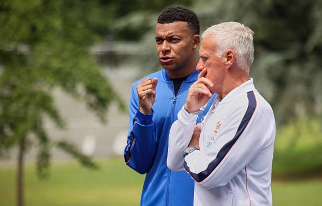 Deschamps: ‘Nhiều HLV cũng ngốc như tôi khi xếp Mbappe đá trung phong’ - hình ảnh - sc88x.vip